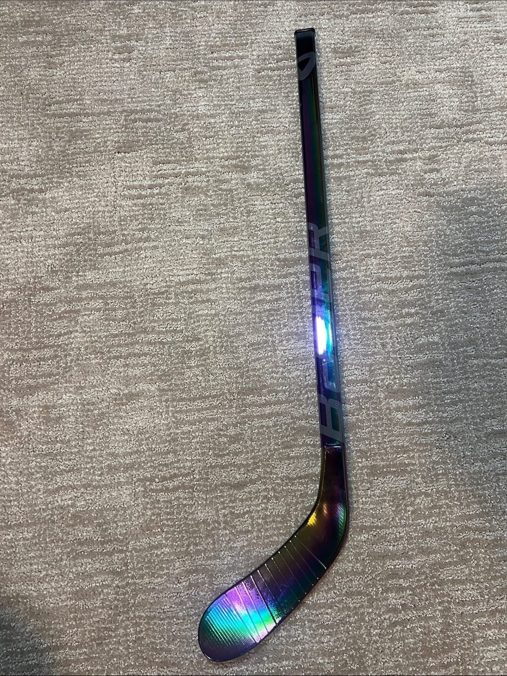 Bauer Mystery Mini Hockey Stick in the rare chameleon chrome - Picture 5 of 8